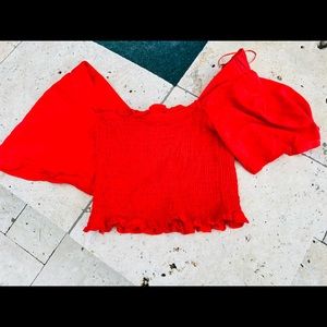 Gianni Bini Red puffy sleeve Crop top size Medium New with out tags